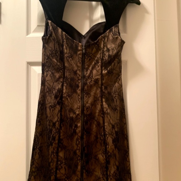 Guess dress size 0 - Picture 3 of 4